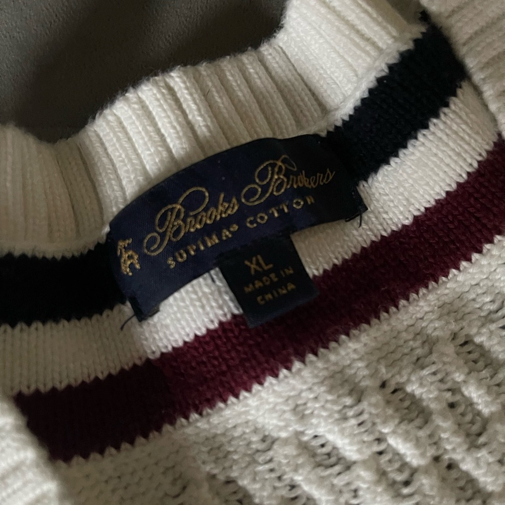 Men’s Brooks Brothers tennis sweater. Classic V-Neck cable sweater.